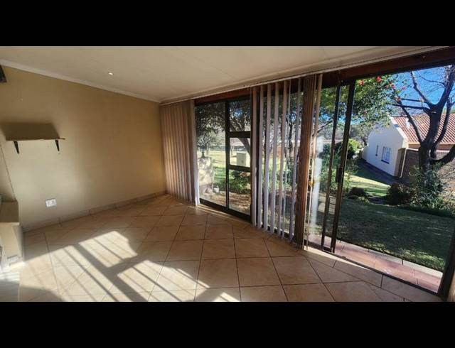 1 BEDROOM TOWNHOUSE FOR SALE IN GLENVISTA